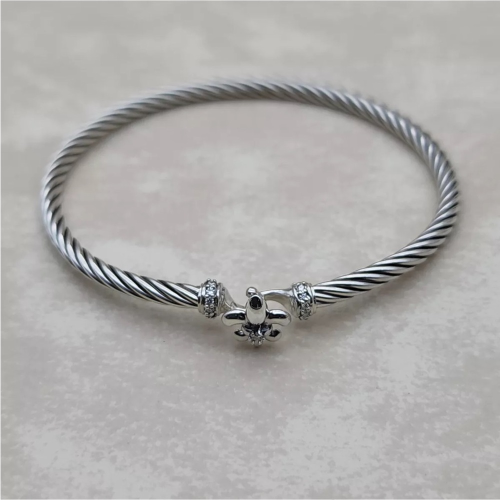 David Yurman SS Cable Fleur De Lis Bracelet and Diamonds Size Medium